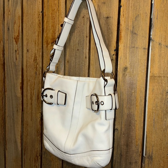 Coach White Leather Shoulder Bag with matching wallet - Picture 4 of 9